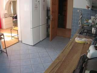 voyeurcam-julmodels-kitchen