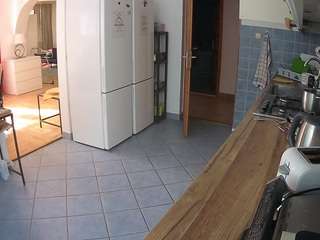 voyeurcam-julmodels-kitchen