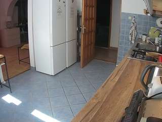 voyeurcam-julmodels-kitchen