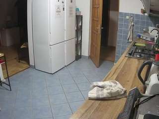 voyeurcam-julmodels-kitchen