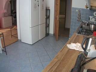 voyeurcam-julmodels-kitchen
