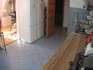 voyeurcam-julmodels-kitchen