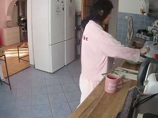 voyeurcam-julmodels-kitchen