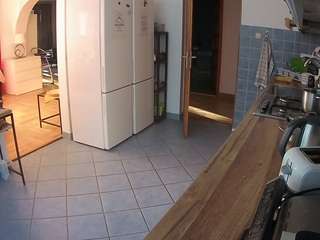 voyeurcam-julmodels-kitchen