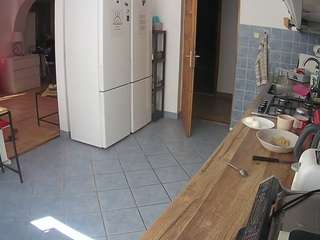 voyeurcam-julmodels-kitchen