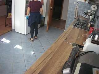voyeurcam-julmodels-kitchen