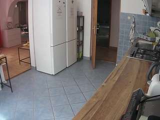 voyeurcam-julmodels-kitchen