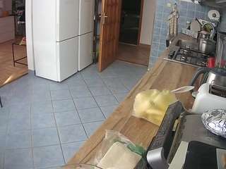 voyeurcam-julmodels-kitchen