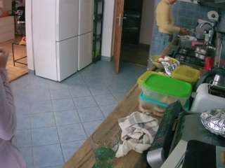 voyeurcam-julmodels-kitchen