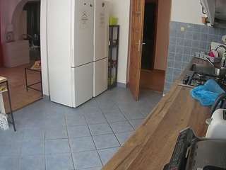 voyeurcam-julmodels-kitchen