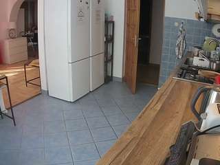 voyeurcam-julmodels-kitchen