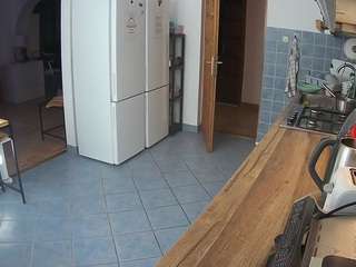 voyeurcam-julmodels-kitchen