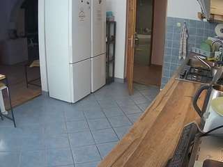 voyeurcam-julmodels-kitchen