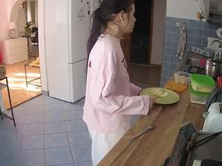 voyeurcam-julmodels-kitchen