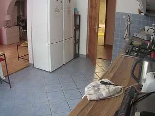 voyeurcam-julmodels-kitchen