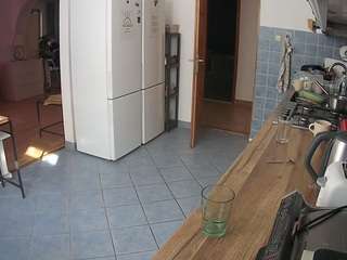 voyeurcam-julmodels-kitchen