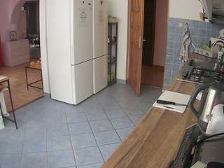 voyeurcam-julmodels-kitchen