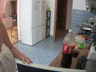 voyeurcam-julmodels-kitchen
