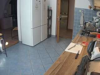 voyeurcam-julmodels-kitchen