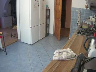 voyeurcam-julmodels-kitchen