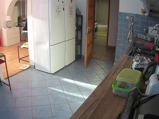 voyeurcam-julmodels-kitchen