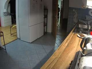 voyeurcam-julmodels-kitchen