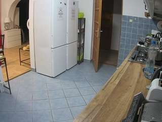voyeurcam-julmodels-kitchen