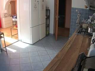 voyeurcam-julmodels-kitchen