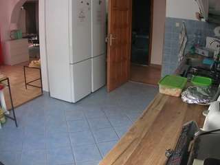 voyeurcam-julmodels-kitchen