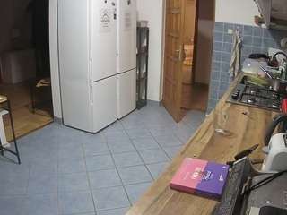 voyeurcam-julmodels-kitchen