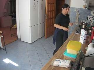 voyeurcam-julmodels-kitchen
