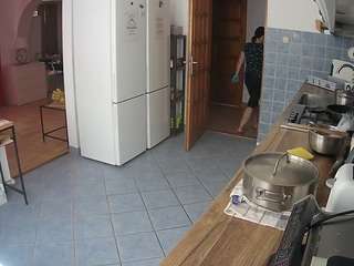 voyeurcam-julmodels-kitchen