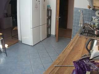 voyeurcam-julmodels-kitchen
