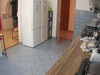 voyeurcam-julmodels-kitchen