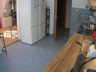 voyeurcam-julmodels-kitchen