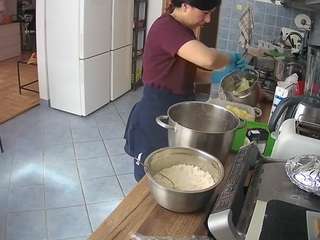 voyeurcam-julmodels-kitchen