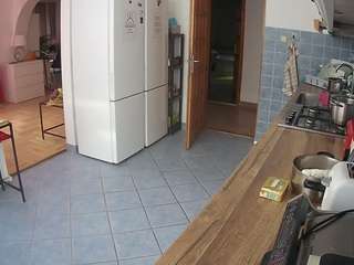 voyeurcam-julmodels-kitchen