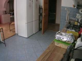 voyeurcam-julmodels-kitchen