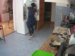 voyeurcam-julmodels-kitchen