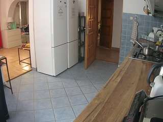 voyeurcam-julmodels-kitchen