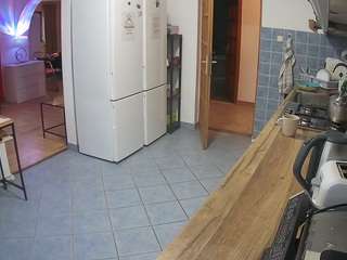 voyeurcam-julmodels-kitchen