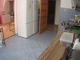 voyeurcam-julmodels-kitchen