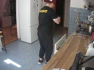 voyeurcam-julmodels-kitchen
