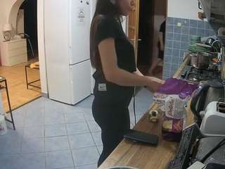 voyeurcam-julmodels-kitchen