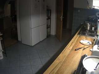 voyeurcam-julmodels-kitchen
