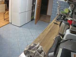 voyeurcam-julmodels-kitchen