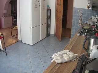 voyeurcam-julmodels-kitchen