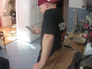 voyeurcam-julmodels-kitchen