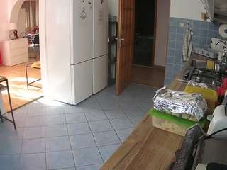 voyeurcam-julmodels-kitchen