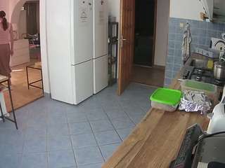voyeurcam-julmodels-kitchen